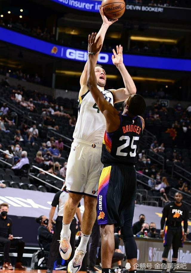 关于社区盾冲刺阶段再迎强敌；洛杉矶快船内部沟通；主帅态度：悬念犹存；心理建设被强调的信息-爱游戏中国官方网站